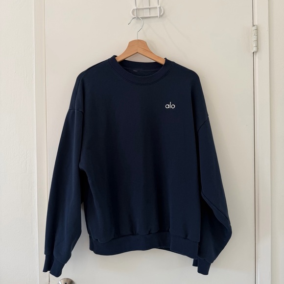 ALO Yoga Women's Deep Blue Sweatshirt - Picture 3 of 5